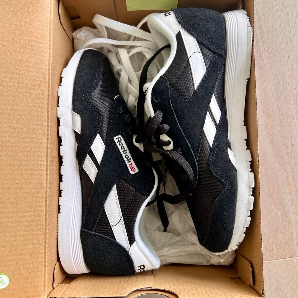 NWT Reebok Classic Sneakers